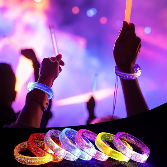 Led Işıklı Pilli Işıklı Rengarenk Kalın Bileklik Işıklı Bilezik Karışık Renk 1 Adet Led Işıklı Pilli Işıklı Rengarenk Kalın Bileklik Işıklı Bilezik Karışık Renk 1 Adet